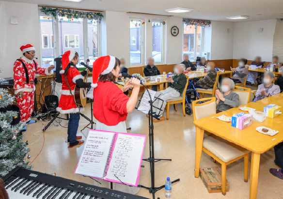 クリスマス音楽パーティの様子